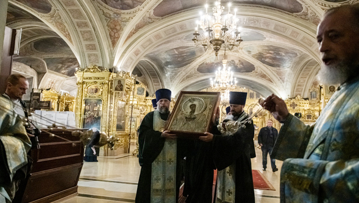 Принесение Патриархом иконы Божией Матери «Умиление» в Богоявленский кафедральный собор в Елохове г. Москвы