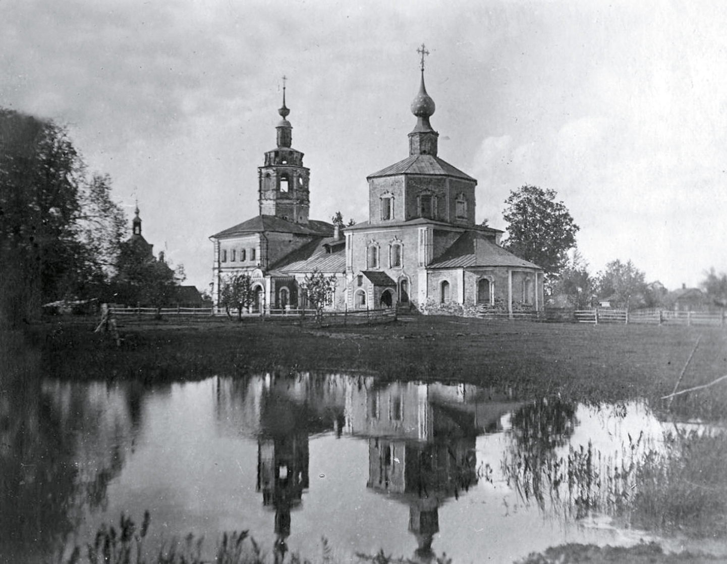 Церковь Смоленской иконы Божией Матери (Корнилиевская), 1914 год. Источник: https://sobory.ru/.