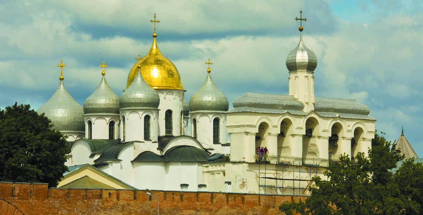 1045 Началось строительство Софийского собора в Новгороде - одного из самых древних и знаменитых соборов