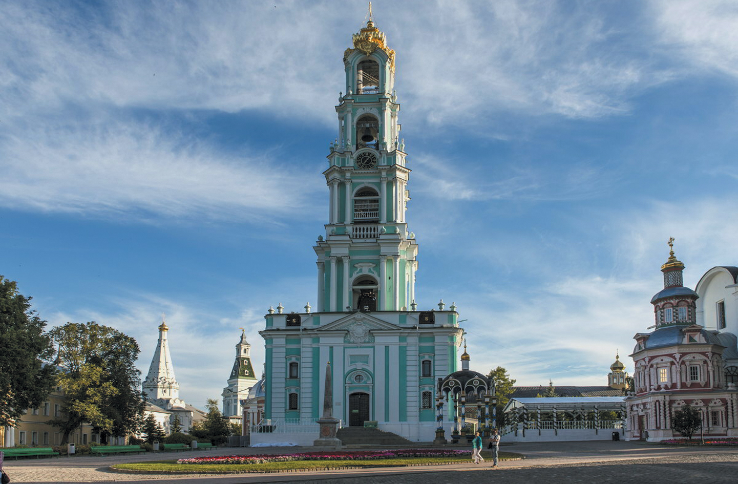 Колокольня Троице-Сергиевой лавры, построенная по проекту И. Ф. Мичурина. Источник https://photobooth.cdn.sports.ru/.