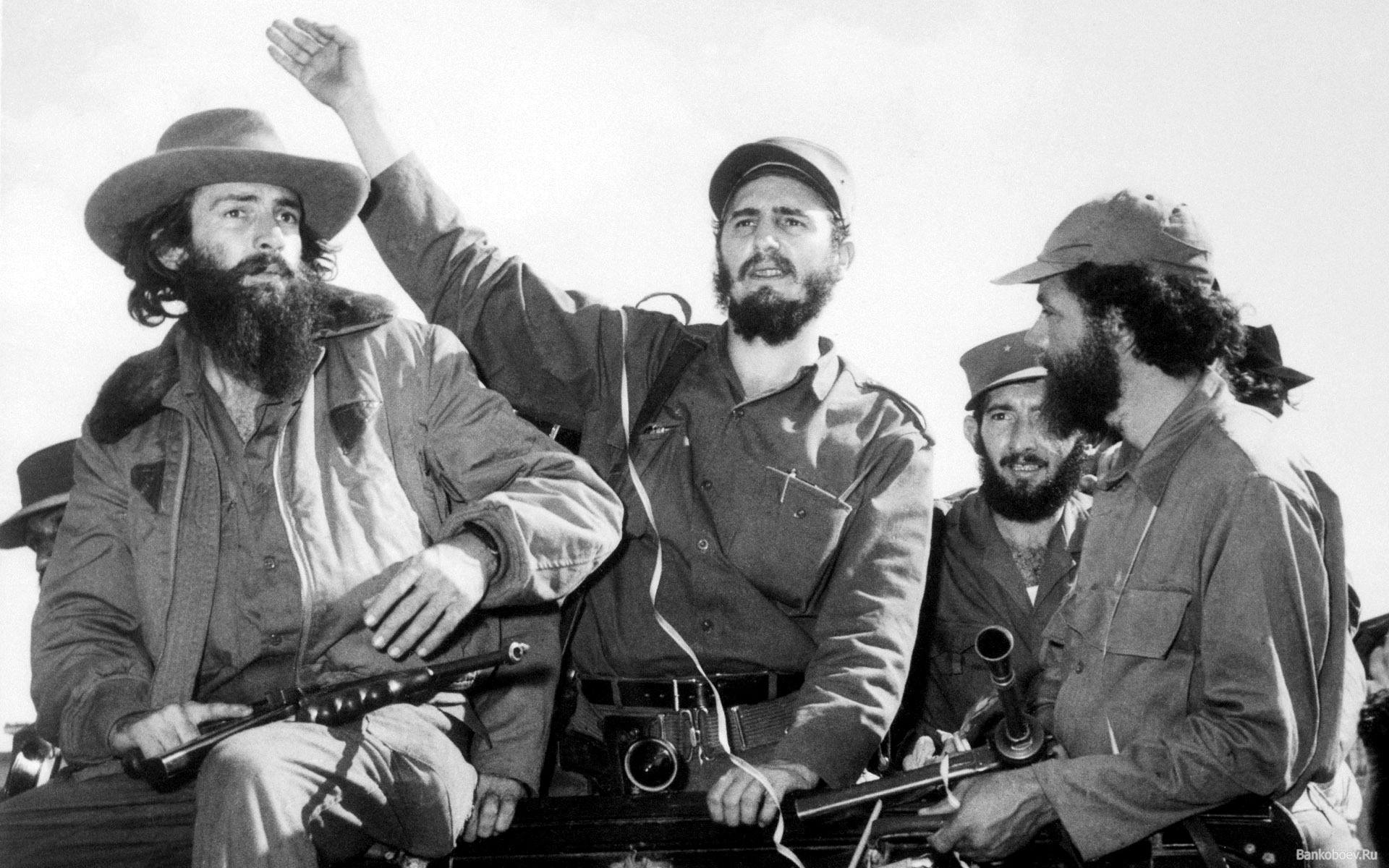 2 декабря 1956 - Фидель Кастро с отрядом прибыл на Кубу для вооруженного восстания