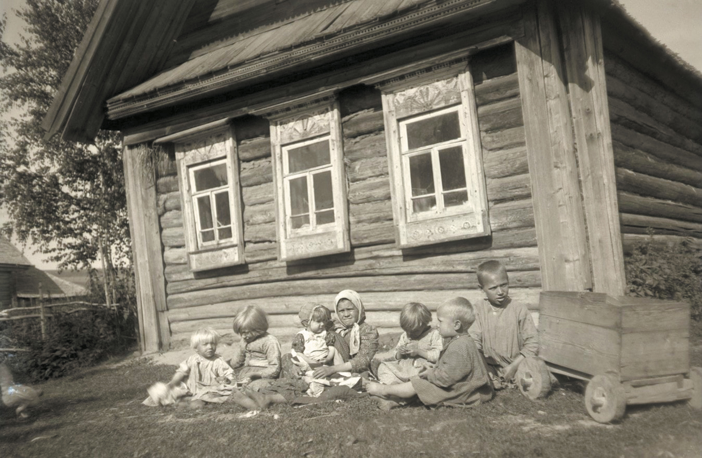 Деревенские дети. Фотография Александра Васильевича Живаго, 1809- 1909. ГМИИ имени А. С. Пушкина.